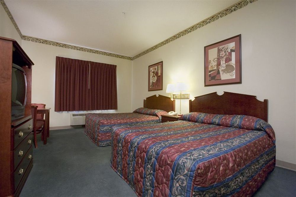 Wesley Inn Вічіта Екстер'єр фото
